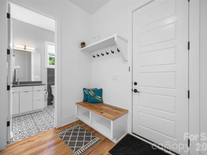 1216 Goodwin Avenue, Charlotte, NC 28205.  MLS# CAR4399899, YatesRealty ID 40678. 