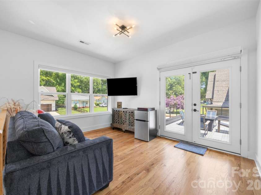 1216 Goodwin Avenue, Charlotte, NC 28205.  MLS# CAR4399899, YatesRealty ID 40678. 