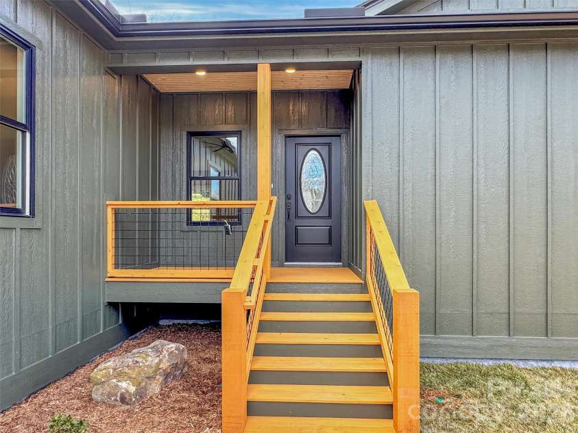 171 Peyton Elaine Road, Clyde, NC 28721.  MLS# CAR4333107, YatesRealty ID 4068. 