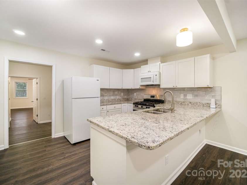 8624 Sharonbrook Drive, Charlotte, NC 28210.  MLS# CAR4329528, YatesRealty ID 4068. 