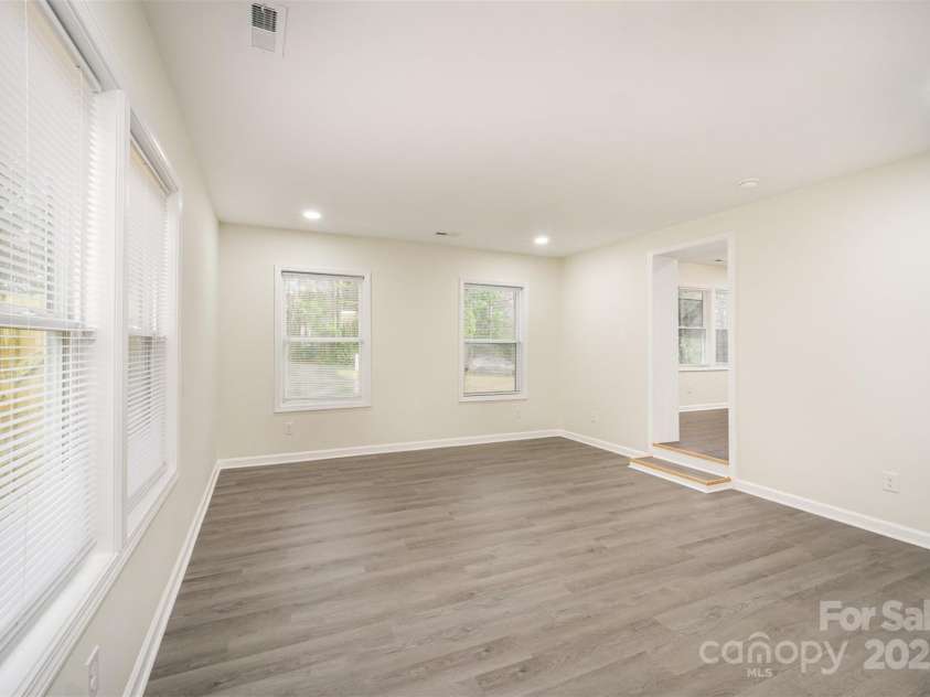 8624 Sharonbrook Drive, Charlotte, NC 28210.  MLS# CAR4329528, YatesRealty ID 4068. 