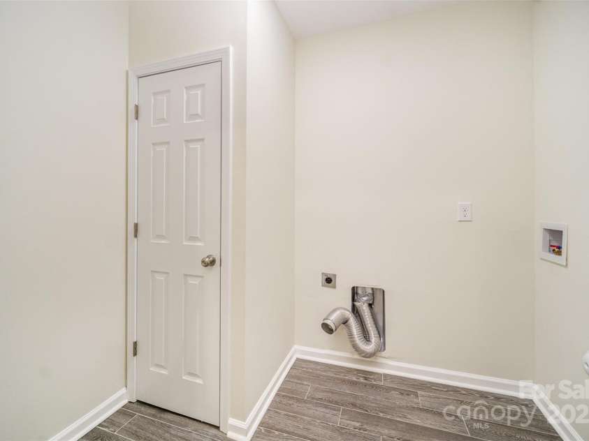 8624 Sharonbrook Drive, Charlotte, NC 28210.  MLS# CAR4329528, YatesRealty ID 4068. 