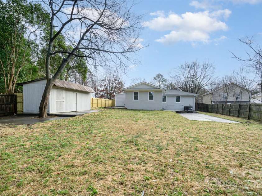 8624 Sharonbrook Drive, Charlotte, NC 28210.  MLS# CAR4329528, YatesRealty ID 4068. 