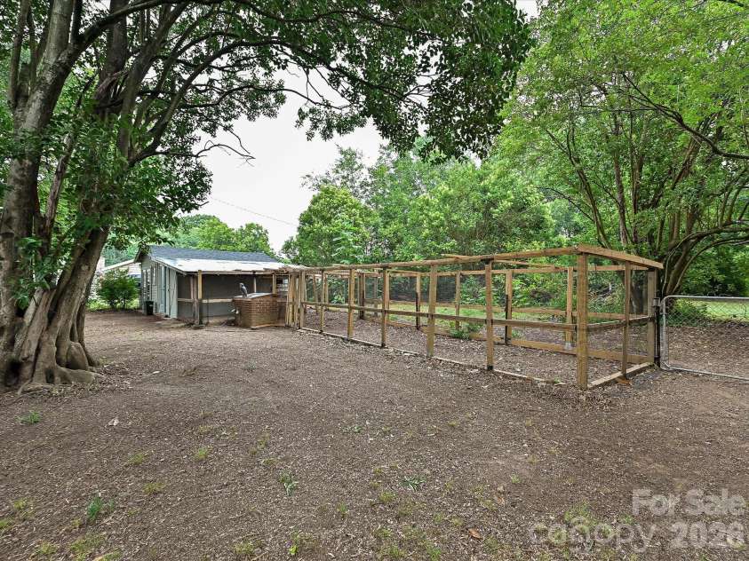 3115 Potter Road, Waxhaw, NC 28173.  MLS# CAR4406942, YatesRealty ID 40681. 