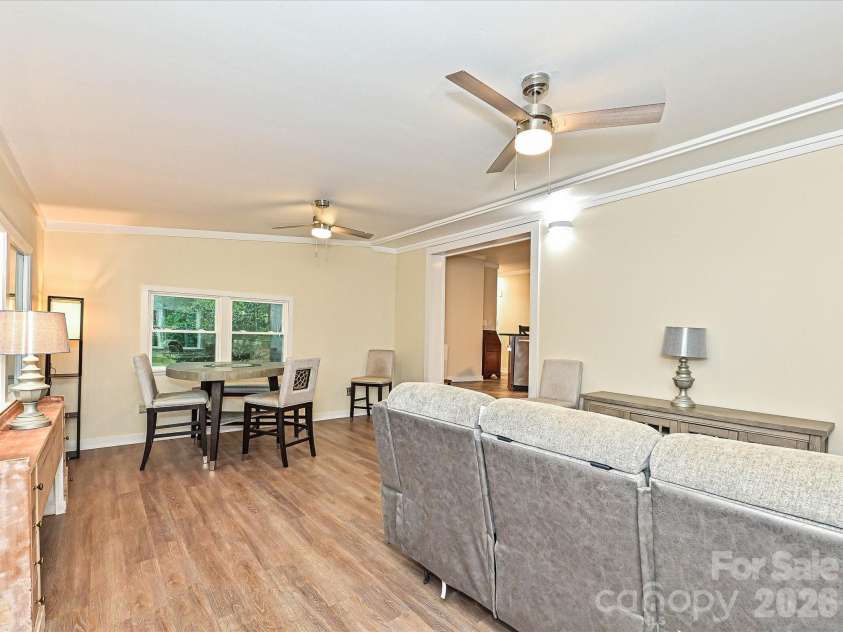 3115 Potter Road, Waxhaw, NC 28173.  MLS# CAR4406942, YatesRealty ID 40681. Sunroom