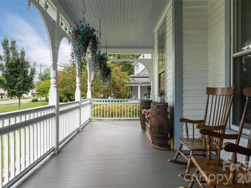 411 Union Street, Morganton, NC 28655.  MLS# CAR4405061, YatesRealty ID 40682. 