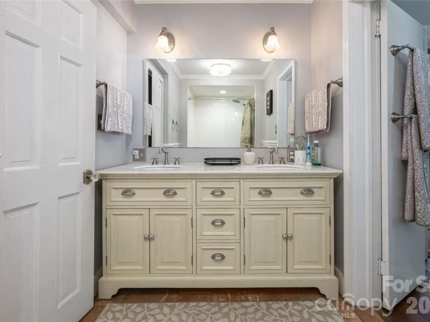 411 Union Street, Morganton, NC 28655.  MLS# CAR4405061, YatesRealty ID 40682. 