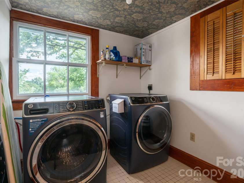 411 Union Street, Morganton, NC 28655.  MLS# CAR4405061, YatesRealty ID 40682. 