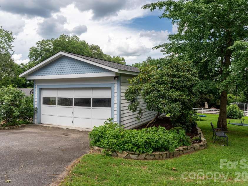 411 Union Street, Morganton, NC 28655.  MLS# CAR4405061, YatesRealty ID 40682. 