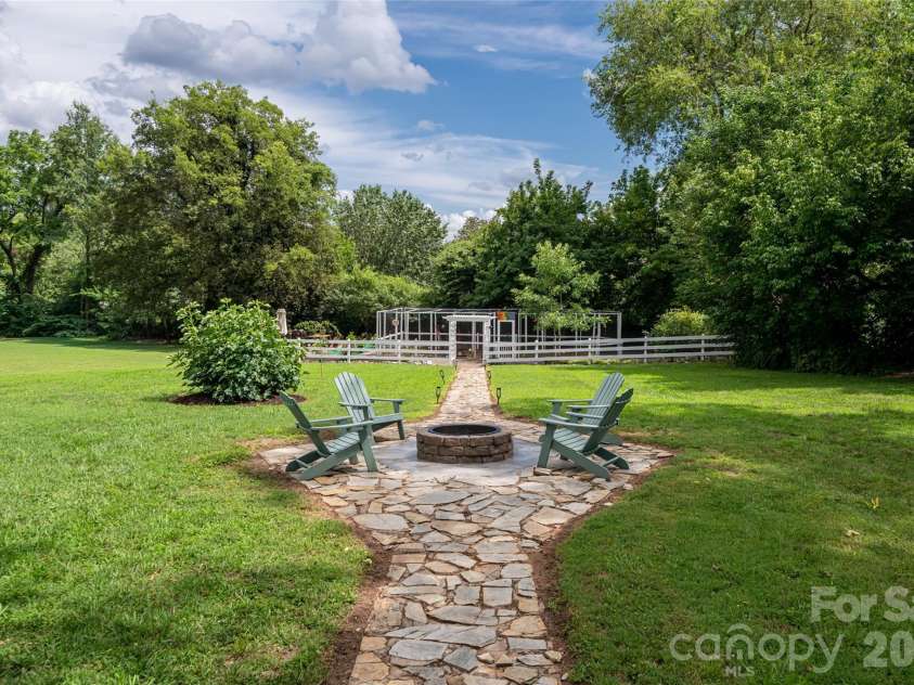 411 Union Street, Morganton, NC 28655.  MLS# CAR4405061, YatesRealty ID 40682. 