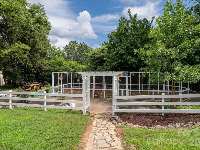 411 Union Street, Morganton, NC 28655.  MLS# CAR4405061, YatesRealty ID 40682. 