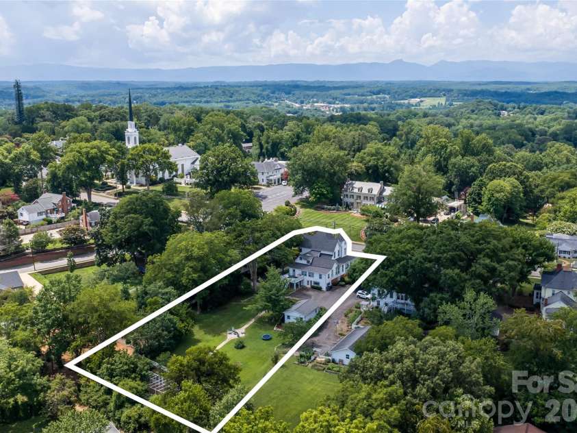 411 Union Street, Morganton, NC 28655.  MLS# CAR4405061, YatesRealty ID 40682. 
