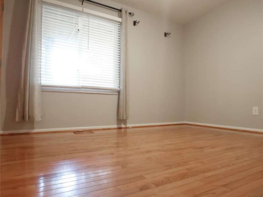5516 Brookwood Lane, Hickory, NC 28602.  MLS# CAR4408343, YatesRealty ID 40684. 