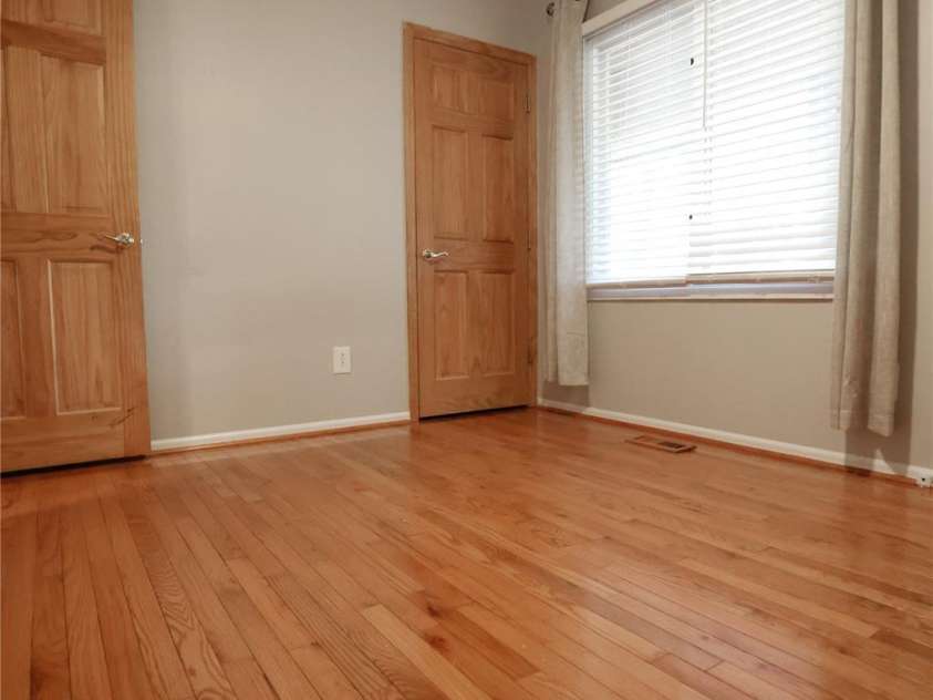 5516 Brookwood Lane, Hickory, NC 28602.  MLS# CAR4408343, YatesRealty ID 40684. 