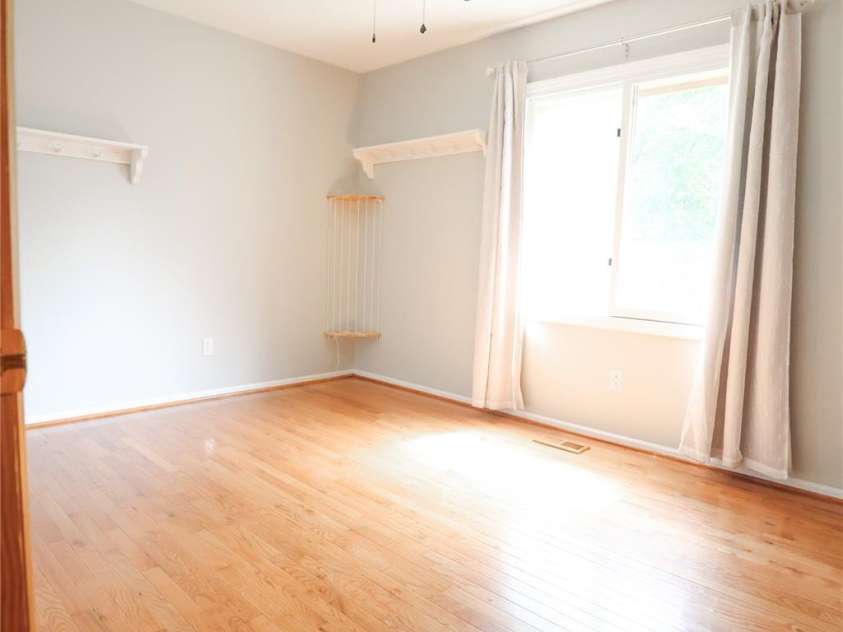 5516 Brookwood Lane, Hickory, NC 28602.  MLS# CAR4408343, YatesRealty ID 40684. 