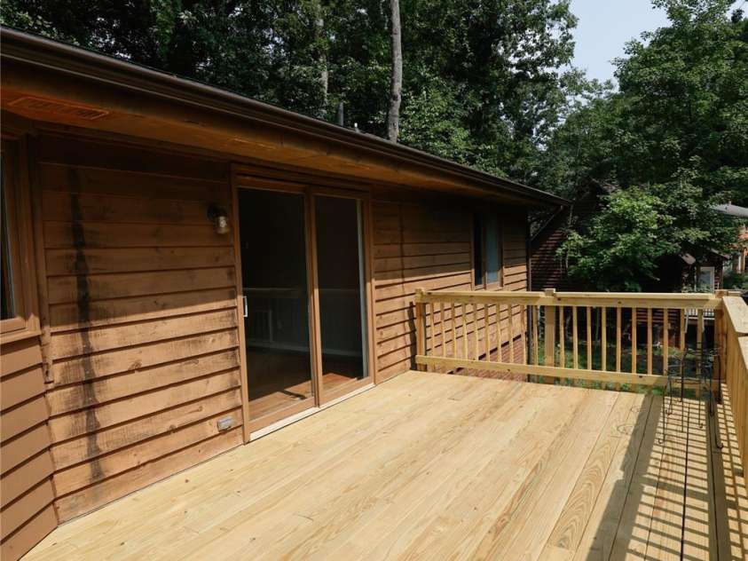 5516 Brookwood Lane, Hickory, NC 28602.  MLS# CAR4408343, YatesRealty ID 40684. 