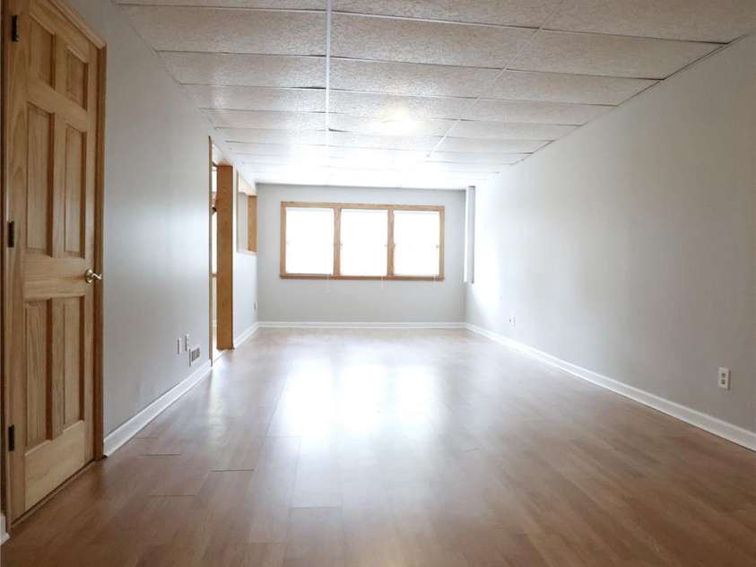 5516 Brookwood Lane, Hickory, NC 28602.  MLS# CAR4408343, YatesRealty ID 40684. 