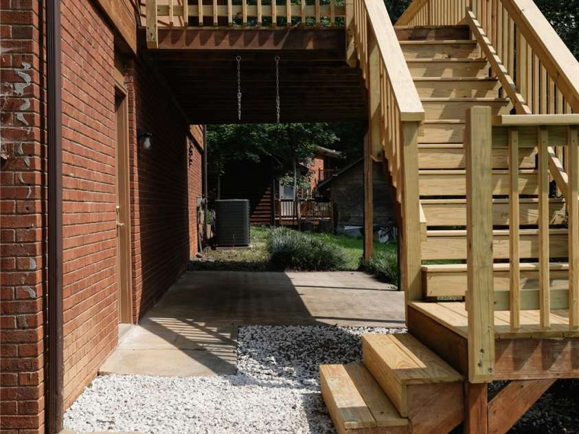 5516 Brookwood Lane, Hickory, NC 28602.  MLS# CAR4408343, YatesRealty ID 40684. 