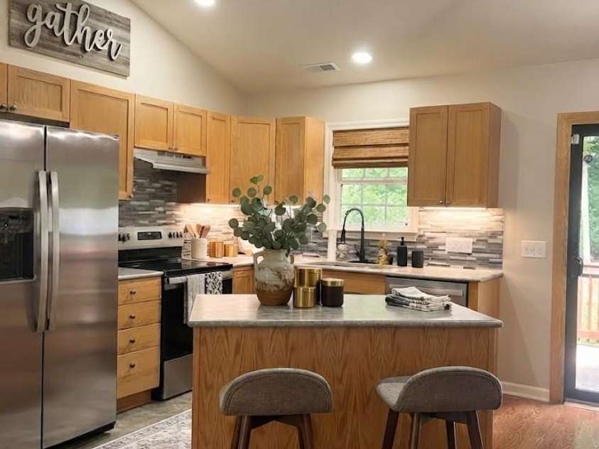 5228 Crane Point Drive, Charlotte, NC 28227.  MLS# CAR4408509, YatesRealty ID 40685. Virtually staged kitchen.