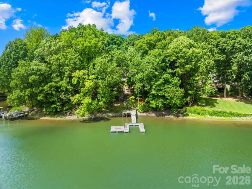 114 Forest Cove Lane, Mooresville, NC 28117.  MLS# CAR4405584, YatesRealty ID 40686. 