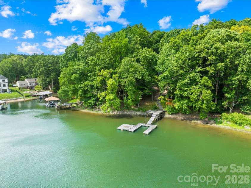114 Forest Cove Lane, Mooresville, NC 28117.  MLS# CAR4405584, YatesRealty ID 40686. Deep water even during drought