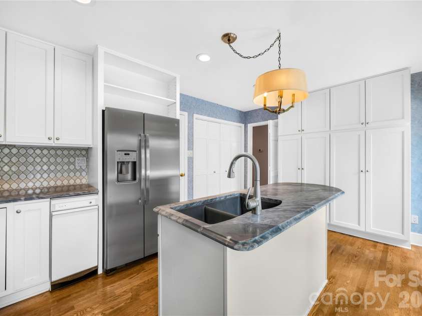 114 Forest Cove Lane, Mooresville, NC 28117.  MLS# CAR4405584, YatesRealty ID 40686. Refrigerator conveys