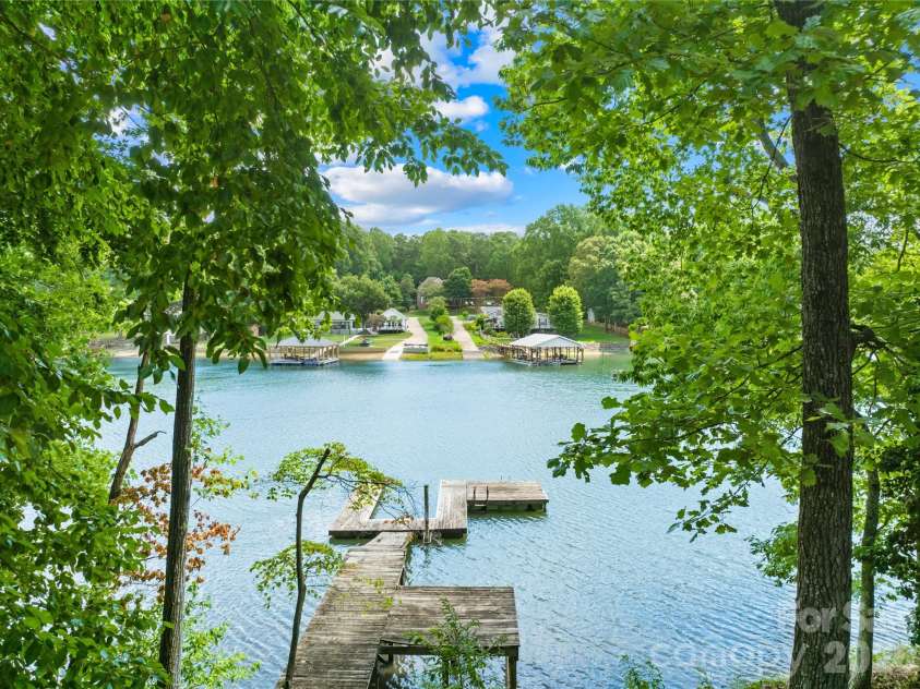 114 Forest Cove Lane, Mooresville, NC 28117.  MLS# CAR4405584, YatesRealty ID 40686. View!