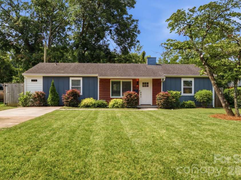 2639 Englehardt Street, Charlotte, NC 28216.  MLS# CAR4408712, YatesRealty ID 40687. 
