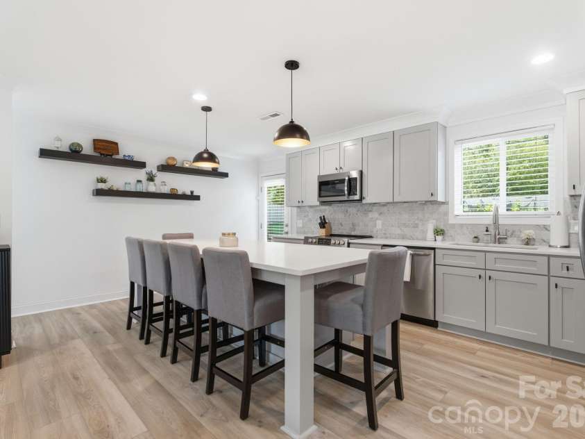 2639 Englehardt Street, Charlotte, NC 28216.  MLS# CAR4408712, YatesRealty ID 40687. 
