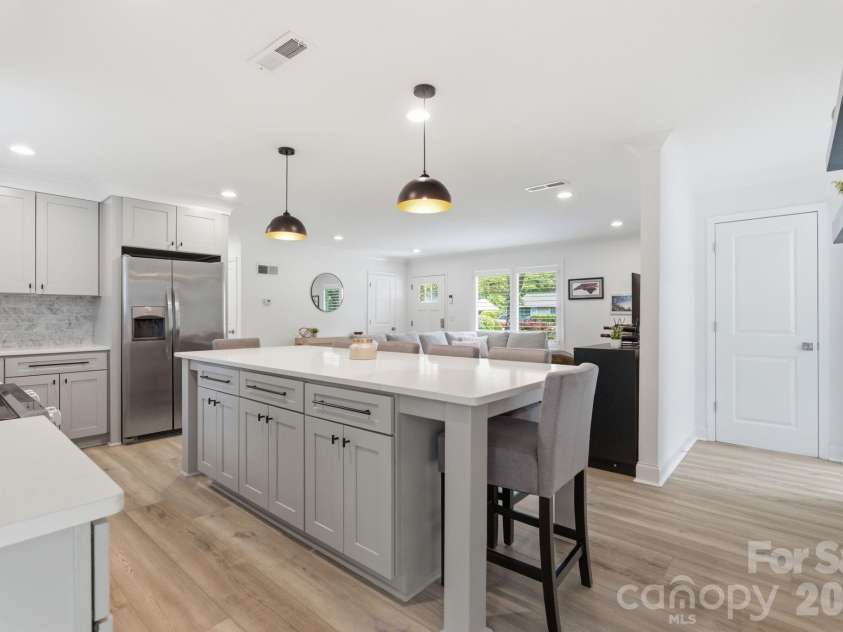 2639 Englehardt Street, Charlotte, NC 28216.  MLS# CAR4408712, YatesRealty ID 40687. 