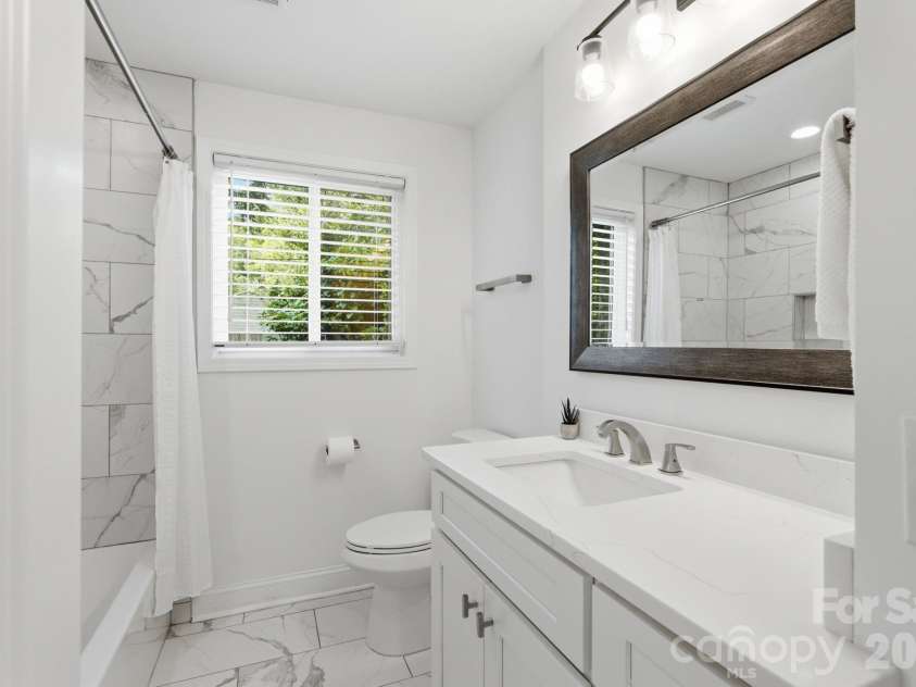 2639 Englehardt Street, Charlotte, NC 28216.  MLS# CAR4408712, YatesRealty ID 40687. 