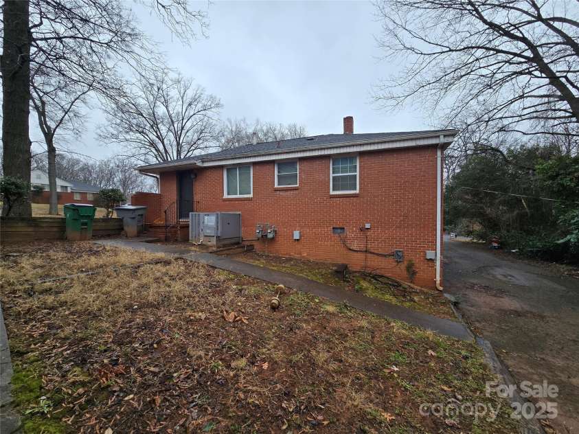 3103 Minnesota Road, Charlotte, NC 28208.  MLS# CAR4216788, YatesRealty ID 4069. 
