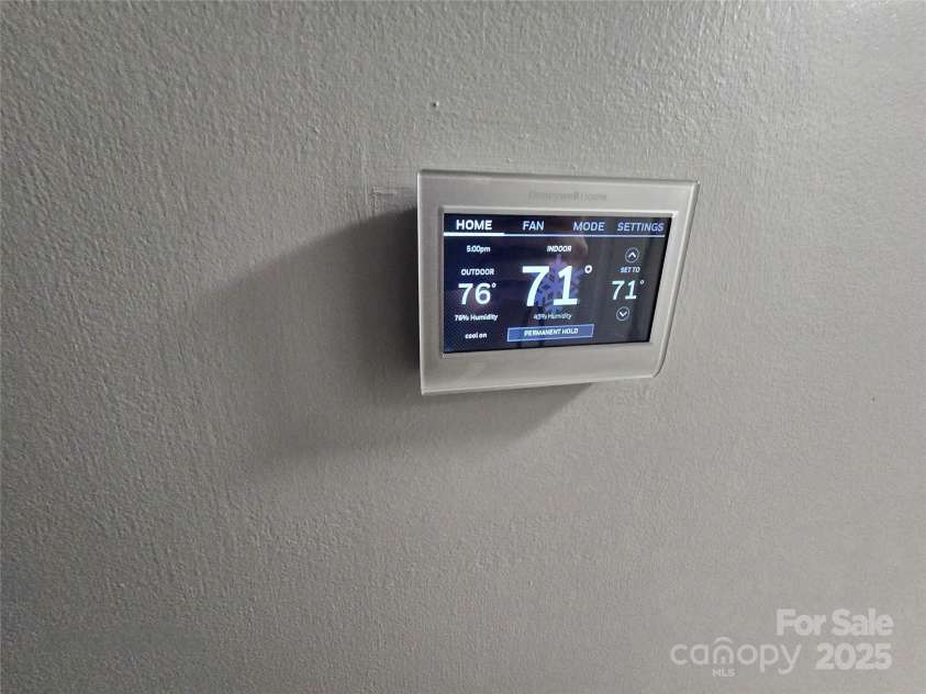 5202 Robin Lane, Randleman, NC 27317.  MLS# CAR4333825, YatesRealty ID 4069. 