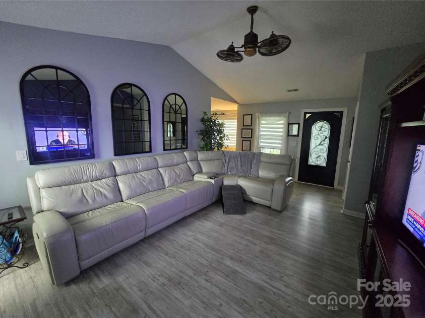 5202 Robin Lane, Randleman, NC 27317.  MLS# CAR4333825, YatesRealty ID 4069. 