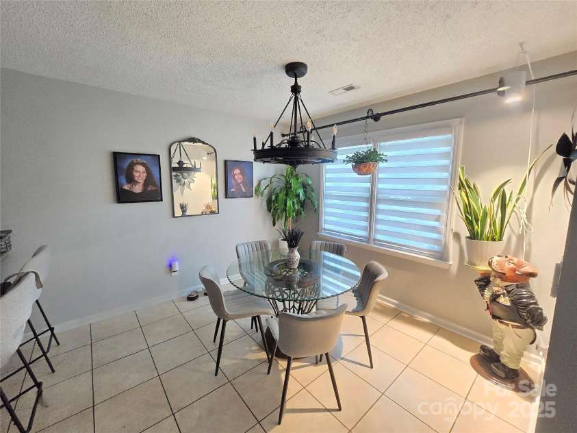 5202 Robin Lane, Randleman, NC 27317.  MLS# CAR4333825, YatesRealty ID 4069. 