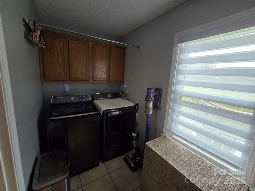 5202 Robin Lane, Randleman, NC 27317.  MLS# CAR4333825, YatesRealty ID 4069. 