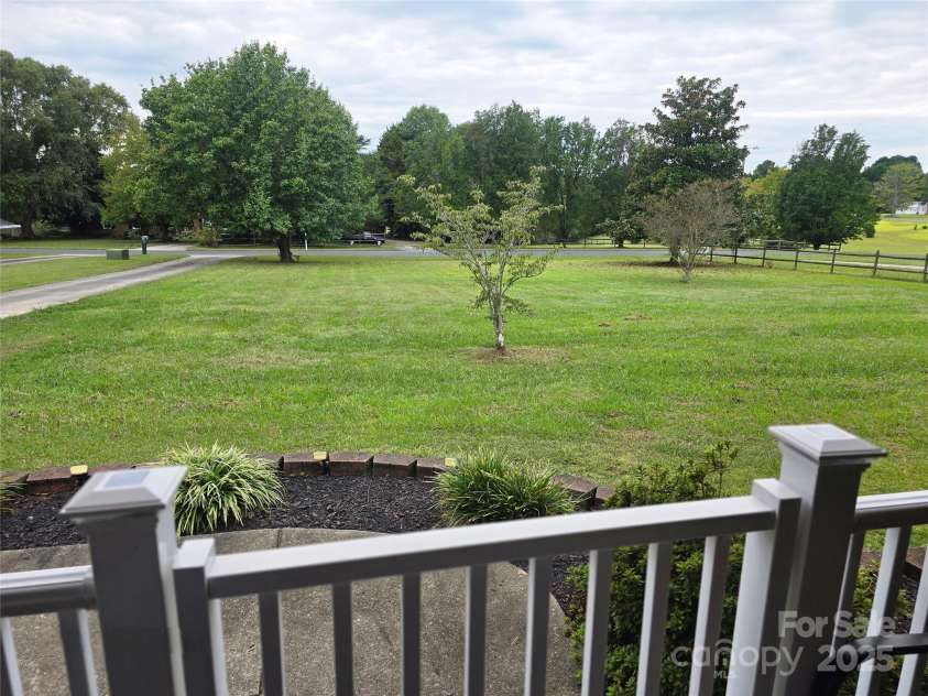 5202 Robin Lane, Randleman, NC 27317.  MLS# CAR4333825, YatesRealty ID 4069. 