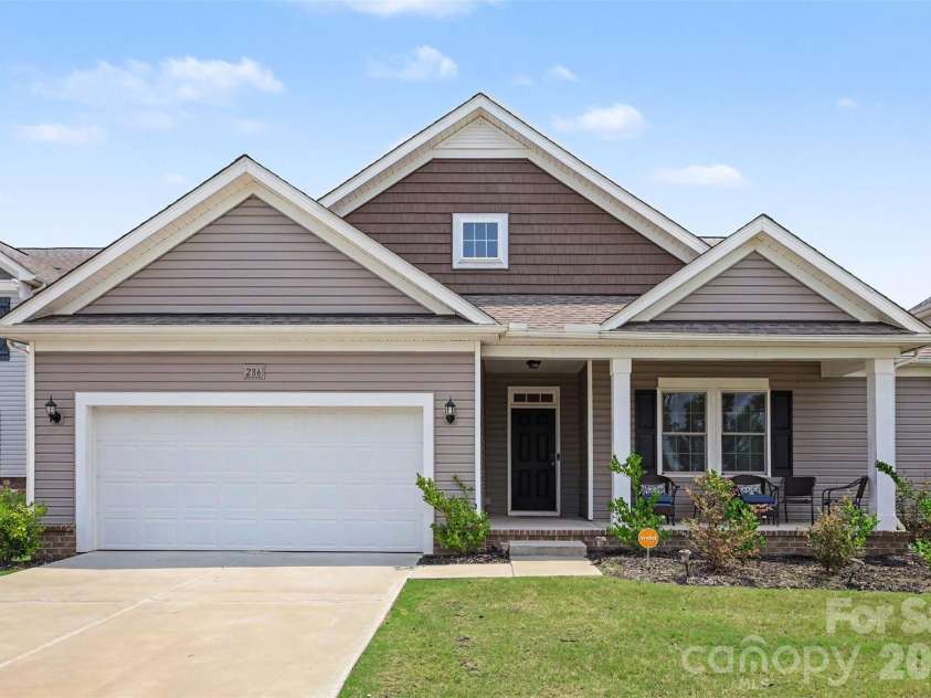 286 Heatherland Drive, Rock Hill, SC 29732.  MLS# CAR4408088, YatesRealty ID 40690. 