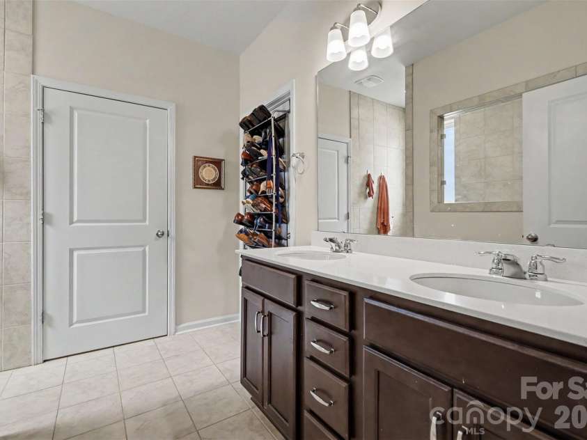 286 Heatherland Drive, Rock Hill, SC 29732.  MLS# CAR4408088, YatesRealty ID 40690. 