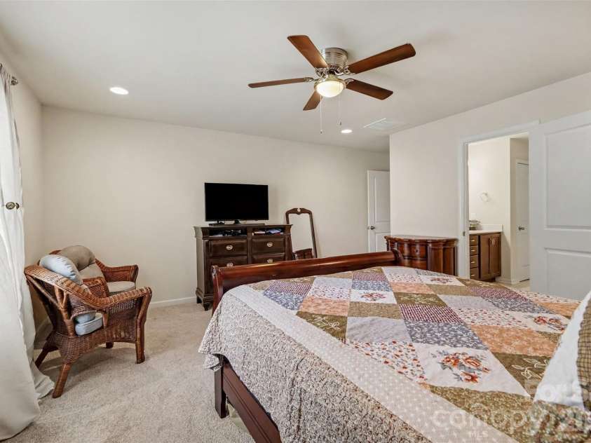 286 Heatherland Drive, Rock Hill, SC 29732.  MLS# CAR4408088, YatesRealty ID 40690. 