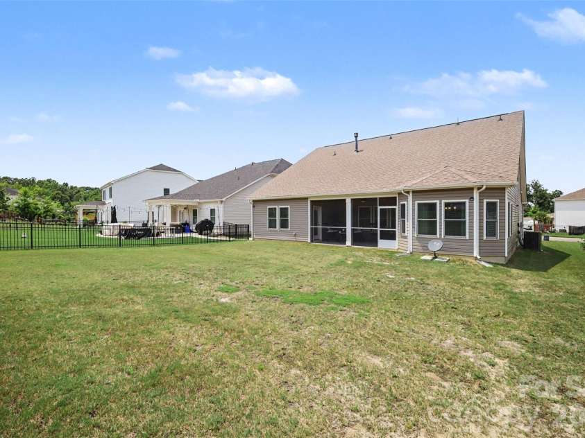 286 Heatherland Drive, Rock Hill, SC 29732.  MLS# CAR4408088, YatesRealty ID 40690. 