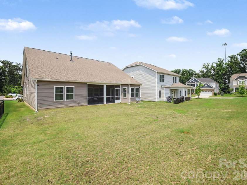 286 Heatherland Drive, Rock Hill, SC 29732.  MLS# CAR4408088, YatesRealty ID 40690. 