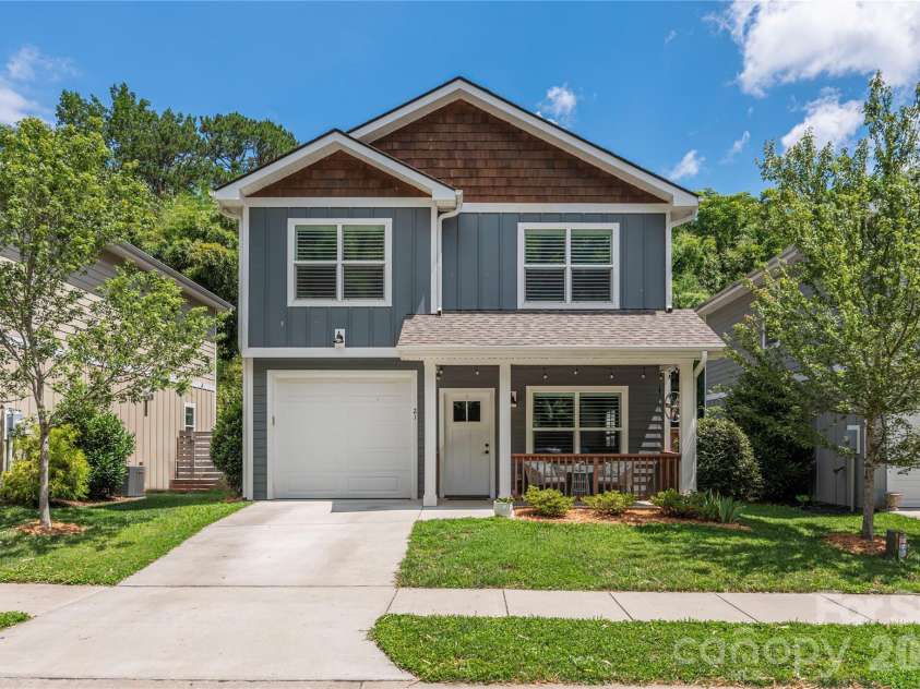 21 Crayton Park Drive, Asheville, NC 28803.  MLS# CAR4408798, YatesRealty ID 40691. 