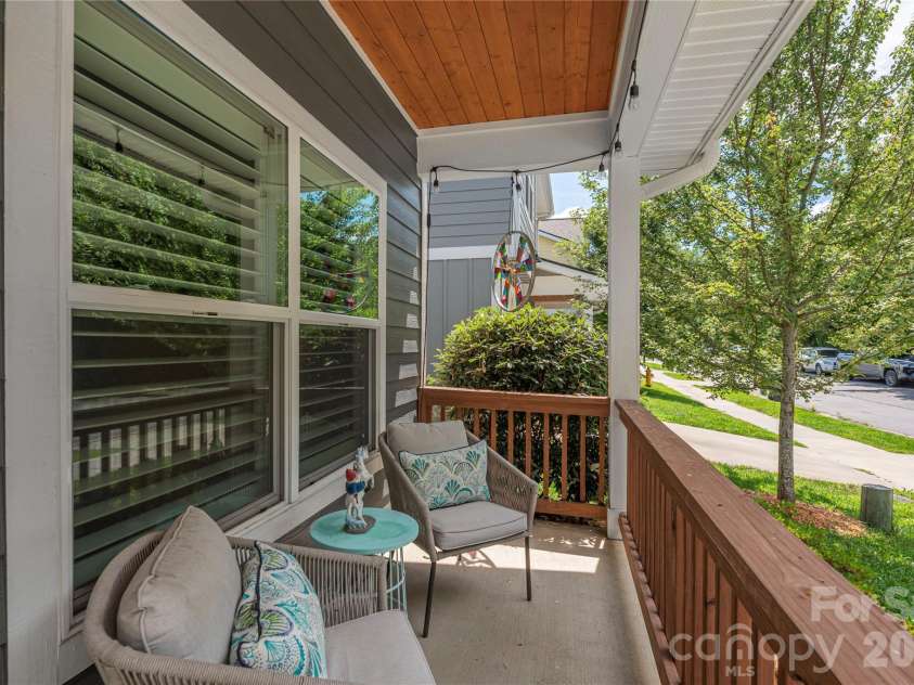 21 Crayton Park Drive, Asheville, NC 28803.  MLS# CAR4408798, YatesRealty ID 40691. 
