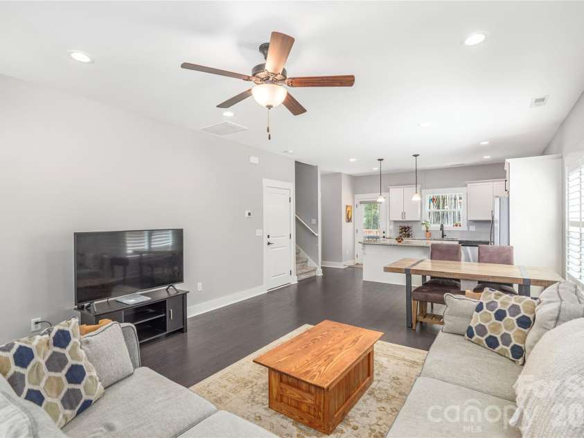 21 Crayton Park Drive, Asheville, NC 28803.  MLS# CAR4408798, YatesRealty ID 40691. 