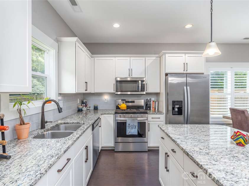 21 Crayton Park Drive, Asheville, NC 28803.  MLS# CAR4408798, YatesRealty ID 40691. 
