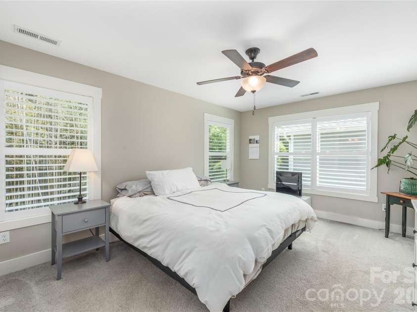21 Crayton Park Drive, Asheville, NC 28803.  MLS# CAR4408798, YatesRealty ID 40691. 
