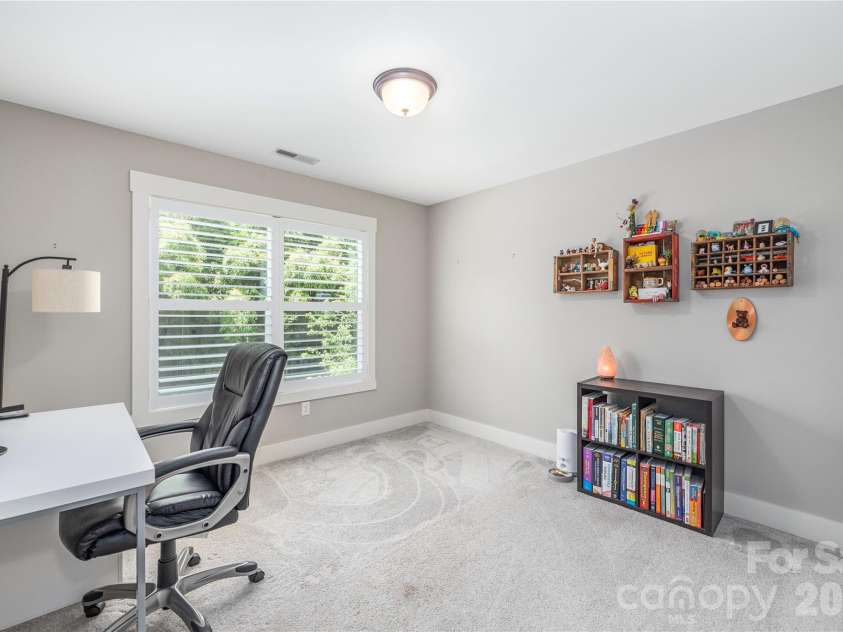 21 Crayton Park Drive, Asheville, NC 28803.  MLS# CAR4408798, YatesRealty ID 40691. 