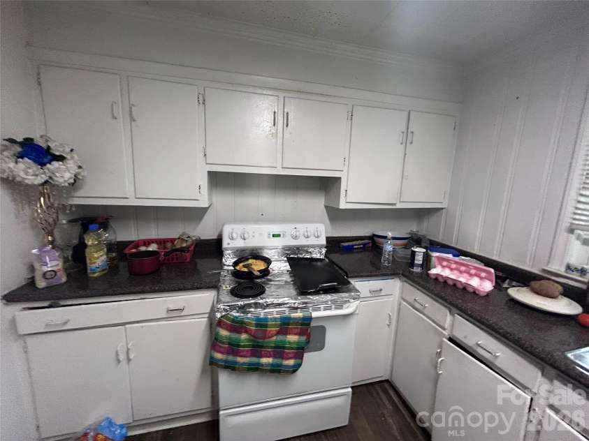 317 Yates Street, Gastonia, NC 28052.  MLS# CAR4382832, YatesRealty ID 40695. Kitchen area.