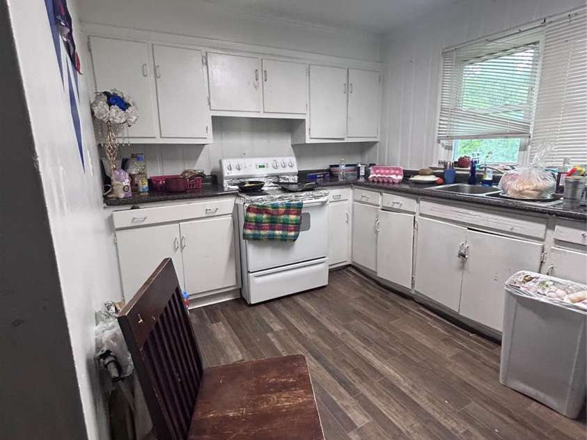 317 Yates Street, Gastonia, NC 28052.  MLS# CAR4382832, YatesRealty ID 40695. View from breakfast area looking into the kitchen.